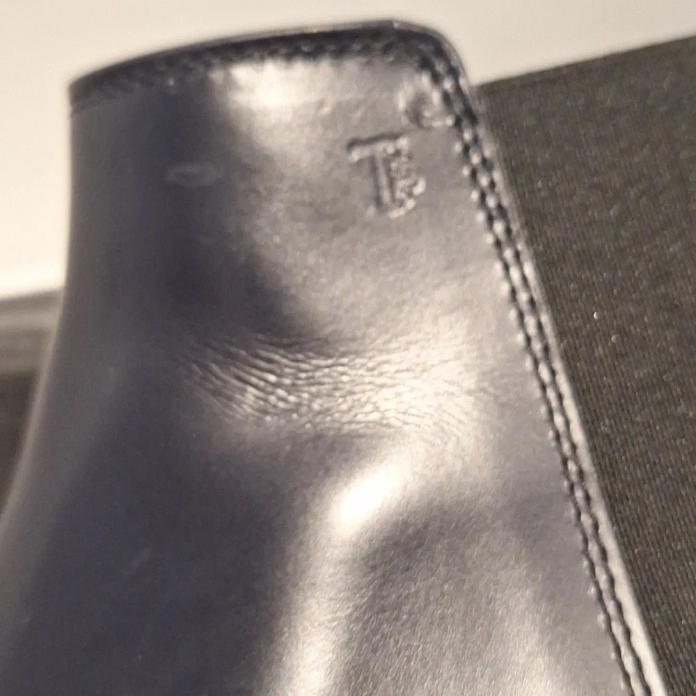 Tod's Black Leather Chelsea Boots Size 39 1/2